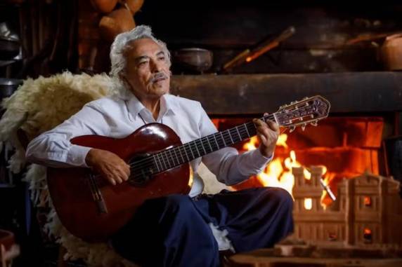 Cantor e compositor de 82 anos está hospitalizado desde 26 de janeiro. Família desmentiu notícias sobre morte do artista