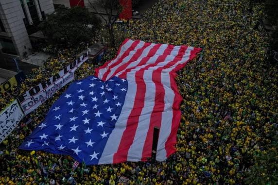 A postagem ressaltou que os atos também foram marcados por homenagens a Donald Trump