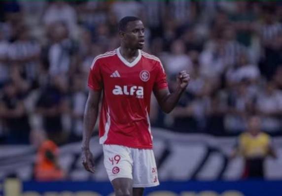 Com um a mais desde o início de jogo, Colorado venceu com gols de Vitinho e Ricardo Mathias; próximo desafio será na segunda-feira contra o Santos