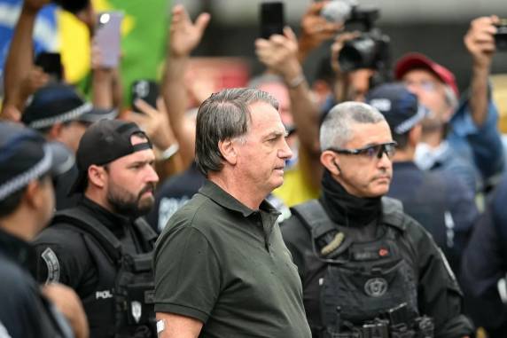 Parecer elaborado por peritos afirma que ex-presidente da República necessita monitoramento rigoroso da pressão arterial, hidratação adequada e alimentação fracionada, dentre outras assistências