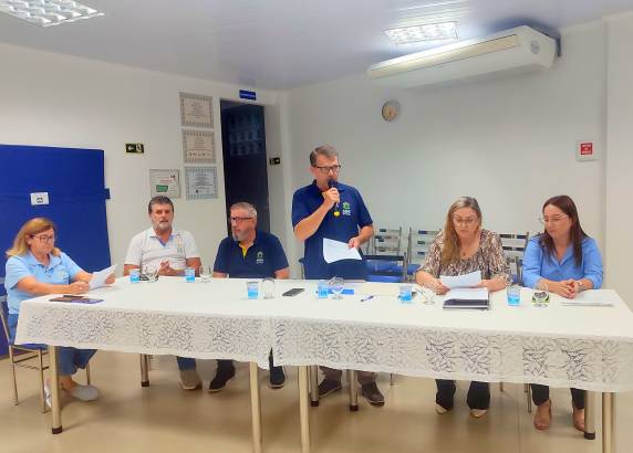 Durante o encontro, a diretoria apresentou o relatório de atividades e o balanço financeiro de 2025, destacando a estabilidade da instituição. Ao final, foi anunciada a nova edição da rifa solidária, que terá sorteio em 29 de outubro de 2026, data em que a entidade celebra 57 anos de atuação.