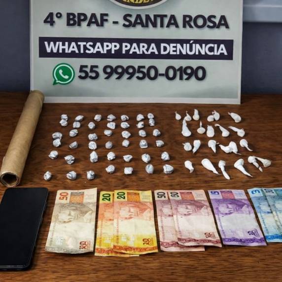 Ação do 4º BPAF resulta na apreensão de cocaína, crack, dinheiro e celular durante operação no município