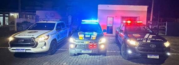 Operação entre Brigada Militar e Polícia Civil resulta na apreensão de crack e cocaína; dois homens foram presos e menor foi entregue à família