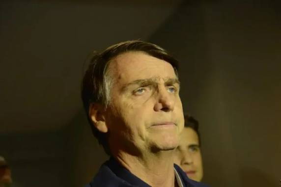 O pedido de explicações ocorreu após o filho do ex-presidente afirmar, em publicação nas redes socais, que enviaria ao pai a gravação da participação dele em um evento de políticos nos EUA