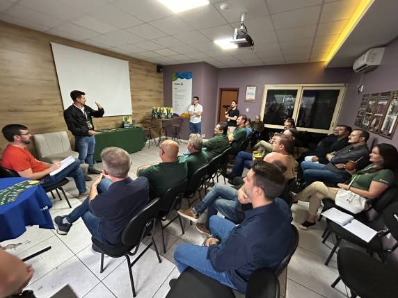 Encontro na Fenasoja reforça integração e fortalecimento das feiras da região Noroeste