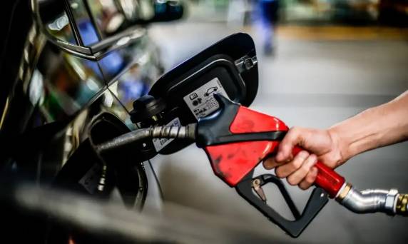 Medida prevê subvenção de até R$ 0,89 por litro na gasolina e R$ 0,35 no óleo diesel
