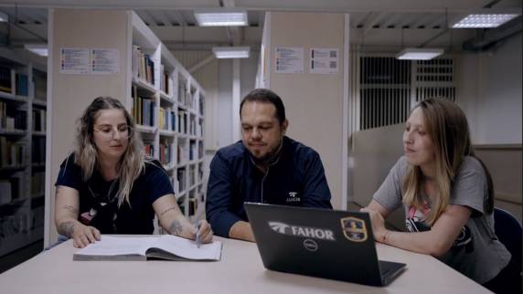 Especialista da FAHOR orienta contribuintes sobre declaração do Imposto de Renda 2026 e cuidados para evitar a malha fina